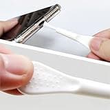 BelleVive 8 Piezas Tapones Protectores de Polvo, Accesorios para Teléfono para iPhone 16 15 Plus/Pro MAX, Tapas USB-C, Limpiador de Puertos USB-C, Cubierta de Altavoz de Teléfono, con Kit de